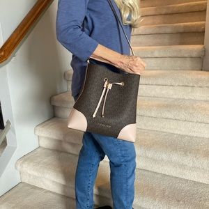 Michael Kors Bucket Bag